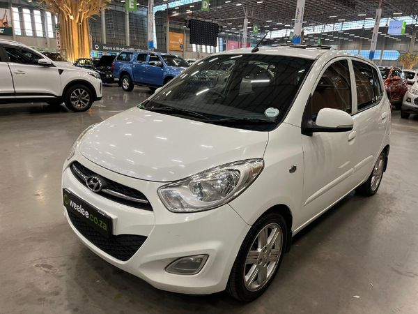 2015-Hyundai-i10-125-Glide image:1