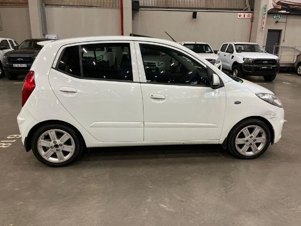 2015-Hyundai-i10-125-Glide image:6