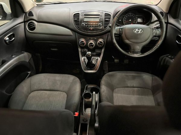 2015-Hyundai-i10-125-Glide image:8