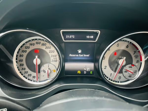2015-Mercedes-Benz-GLA-250-4Matic-Petrol-Auto-R4900-pm image:15