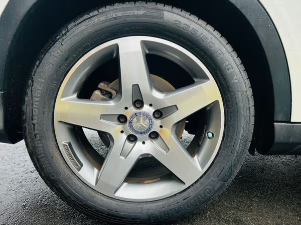 2015-Mercedes-Benz-GLA-250-4Matic-Petrol-Auto-R4900-pm image:20