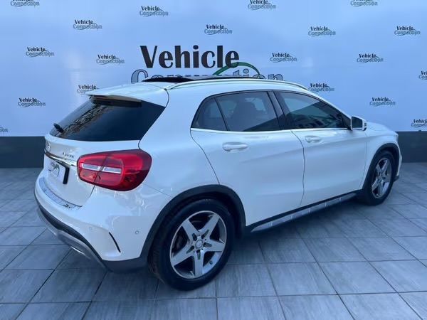 2015-Mercedes-Benz-GLA-250-4Matic-Petrol-Auto-R4900-pm image:4