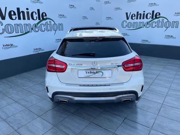 2015-Mercedes-Benz-GLA-250-4Matic-Petrol-Auto-R4900-pm image:5