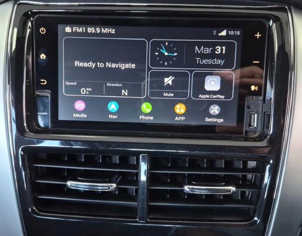 2018-Toyota-Yaris-15-XS-5-dr image:11