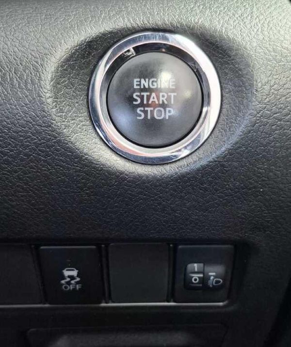 2018-Toyota-Yaris-15-XS-5-dr image:14