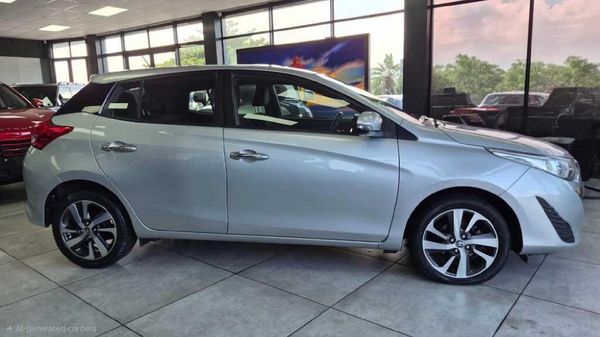 2018-Toyota-Yaris-15-XS-5-dr image:1