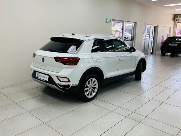 2022-Volkswagen-T-Roc-14-TSI-Design-Auto image:10