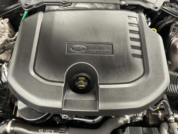 2021-Land-Rover-Discovery-30-TD-S-D300 image:13