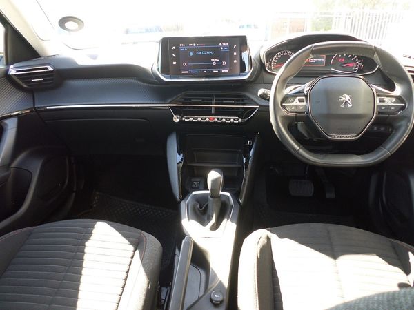 2022-Peugeot-2008-12T-Allure-Auto image:10