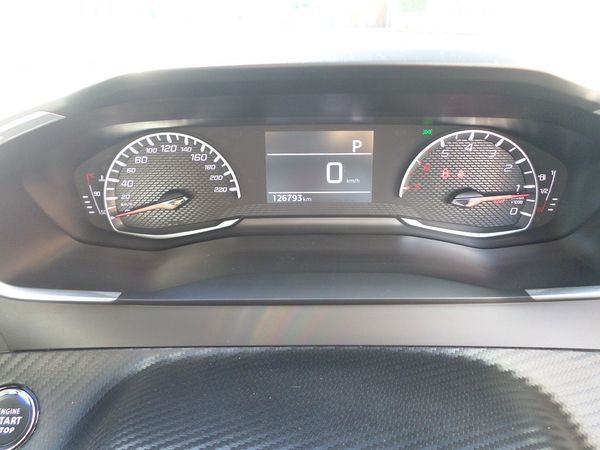 2022-Peugeot-2008-12T-Allure-Auto image:11