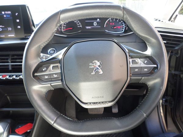 2022-Peugeot-2008-12T-Allure-Auto image:12