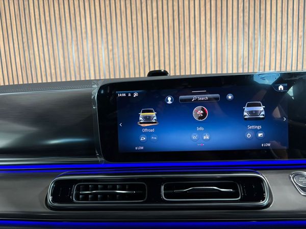 2026-Mercedes-Benz-V-Class-V-300d-Exclusive image:10