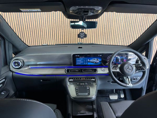 2026-Mercedes-Benz-V-Class-V-300d-Exclusive image:7