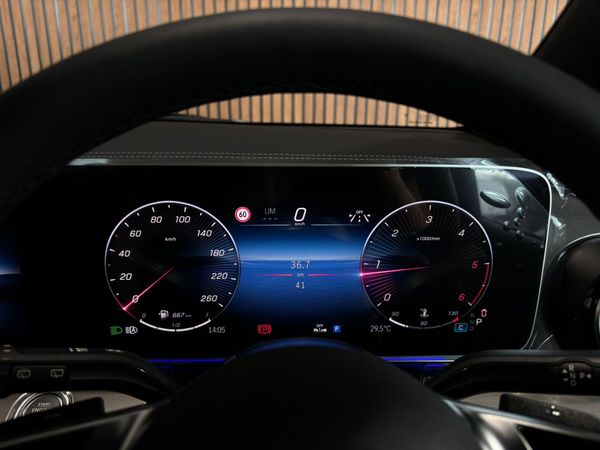 2026-Mercedes-Benz-V-Class-V-300d-Exclusive image:8