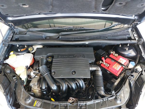 2012-Ford-Figo-14-Trend image:10