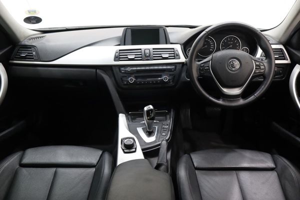 2012-BMW-3-Series-320i-Auto image:12