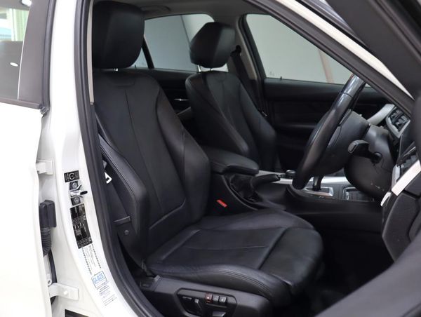 2012-BMW-3-Series-320i-Auto image:15