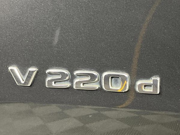 2021-Mercedes-Benz-V-Class-V-220d-Auto image:9