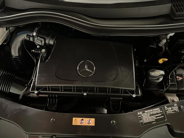 2021-Mercedes-Benz-V-Class-V-220d-Auto image:11