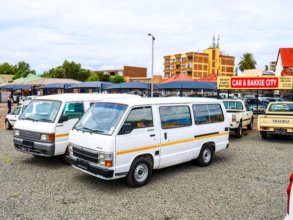 1999-Toyota-Hi-Ace-Super-16 image:2
