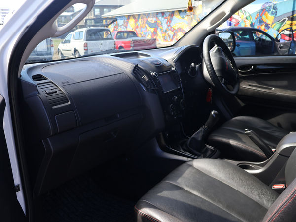 2018-Isuzu-KB-250-D-Teq-HO-X-Rider-Double-Cab image:5