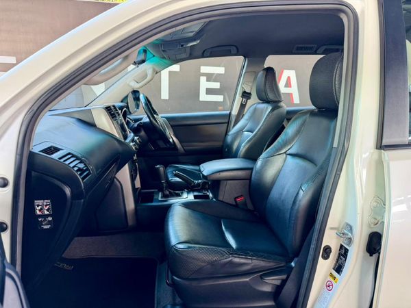 2011-Toyota-Land-Cruiser-Prado-40-V6-TX-Auto image:16