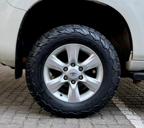 2011-Toyota-Land-Cruiser-Prado-40-V6-TX-Auto image:8