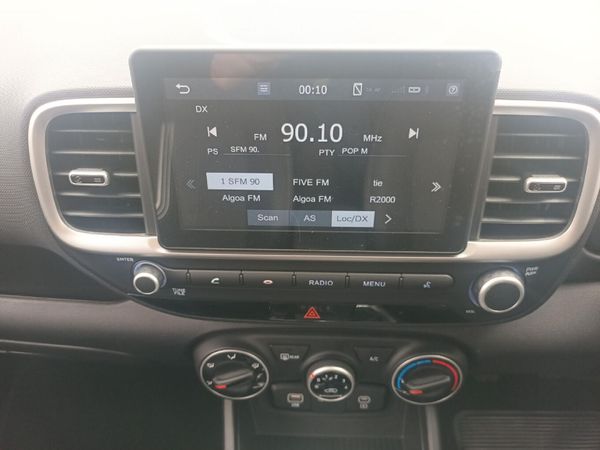 2025-Hyundai-Venue-12-Executive image:11
