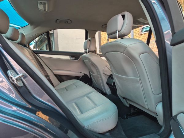 2008-Mercedes-Benz-C-Class-C-200K-Estate-Avantgarde-Auto image:7