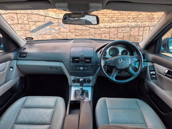 2008-Mercedes-Benz-C-Class-C-200K-Estate-Avantgarde-Auto image:8