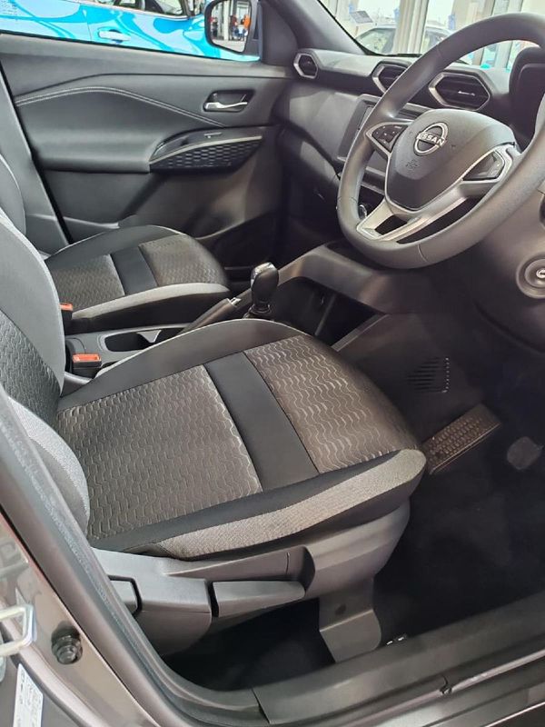 2026-Nissan-Magnite-10-Visia-AMT image:5