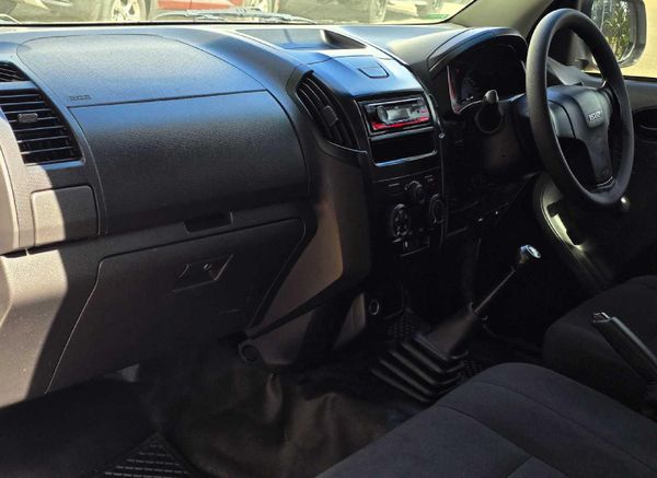 2021-Isuzu-D-Max-250-HO-Fleetside-Safety-Single-Cab image:3