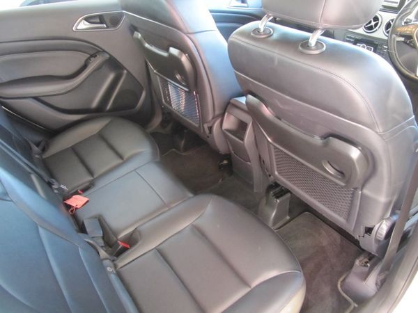 2013-Mercedes-Benz-B-Class-B-180-BE-Auto image:9