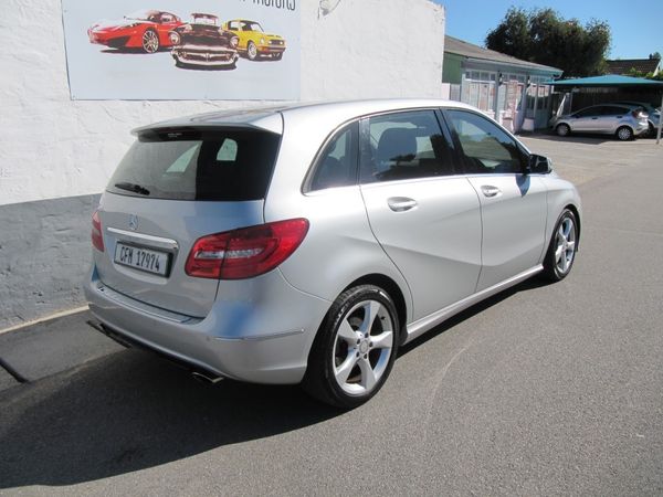 2013-Mercedes-Benz-B-Class-B-180-BE-Auto image:3