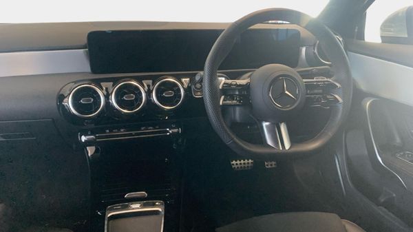 2025-Mercedes-Benz-A-Class-A-200-Auto image:9