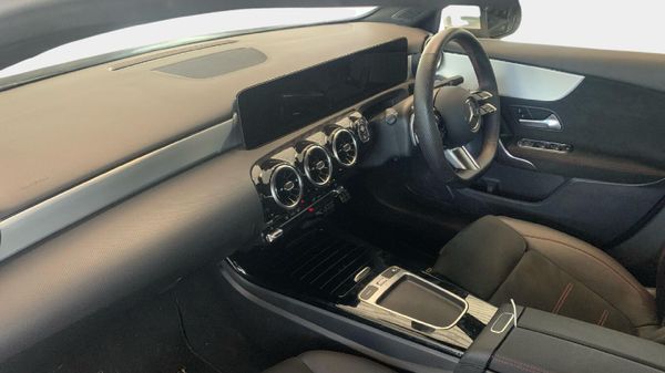 2025-Mercedes-Benz-A-Class-A-200-Auto image:10