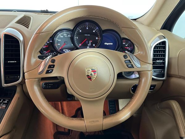2012-Porsche-Cayenne-Diesel-Auto image:11