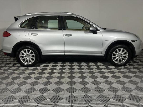 2012-Porsche-Cayenne-Diesel-Auto image:15