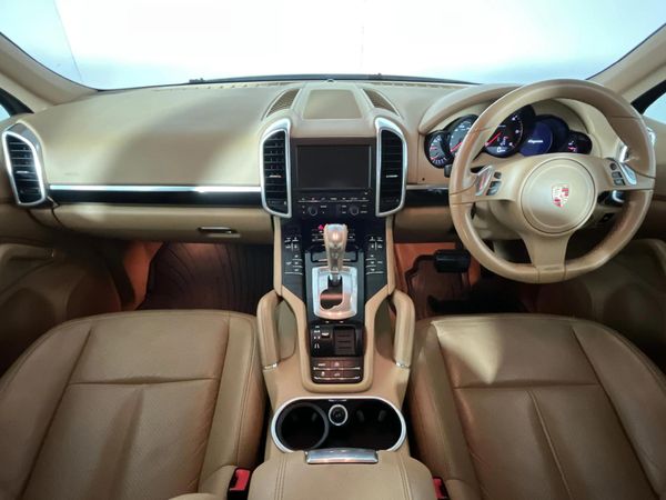 2012-Porsche-Cayenne-Diesel-Auto image:1