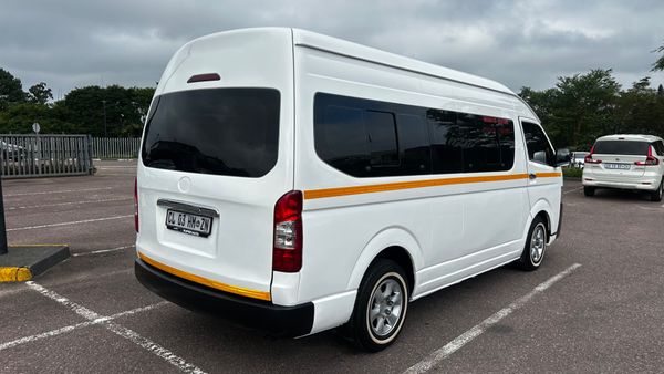 2015-BAW-Sasuka-27i-16-seat image:1