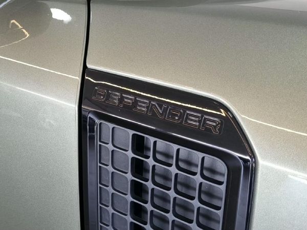 2023-Land-Rover-Defender-90-D240-SE-177kw image:23
