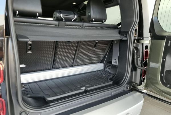 2023-Land-Rover-Defender-90-D240-SE-177kw image:8