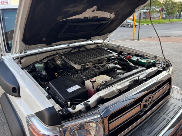 2023-Toyota-Land-Cruiser-79-45-4D-LX-V image:10