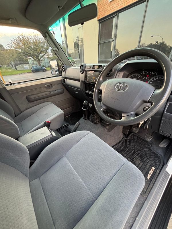 2023-Toyota-Land-Cruiser-79-45-4D-LX-V image:12