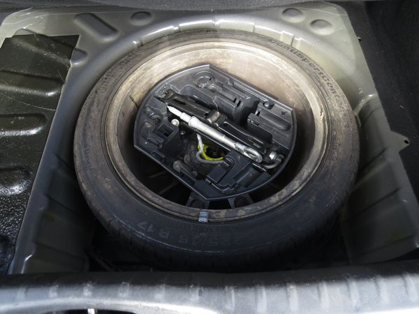2011-Peugeot-308-16T-Premium image:11