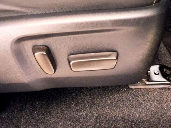 2023-Toyota-Fortuner-28-GD-6-4x4-VX-Auto image:5