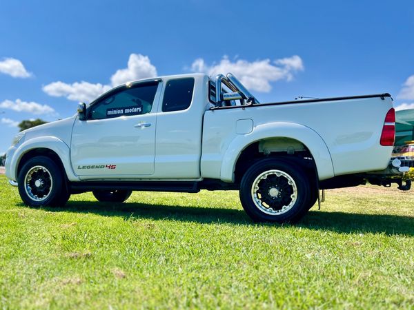 2011-Toyota-Hilux-30-D-4D-Raider-Xtra-Cab image:10
