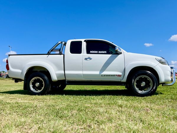 2011-Toyota-Hilux-30-D-4D-Raider-Xtra-Cab image:4