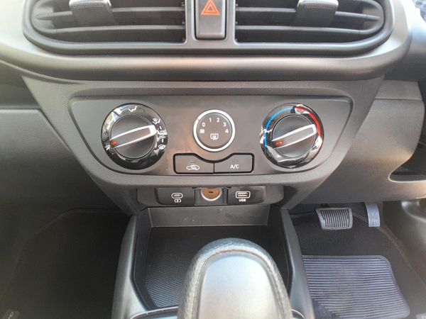 2025-Hyundai-Grand-i10-12-Motion-Auto image:12