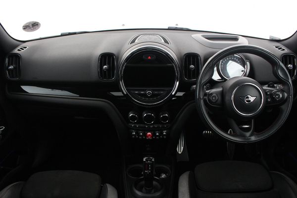 2020-MINI-Countryman-Cooper-JCW-All4-Auto image:1